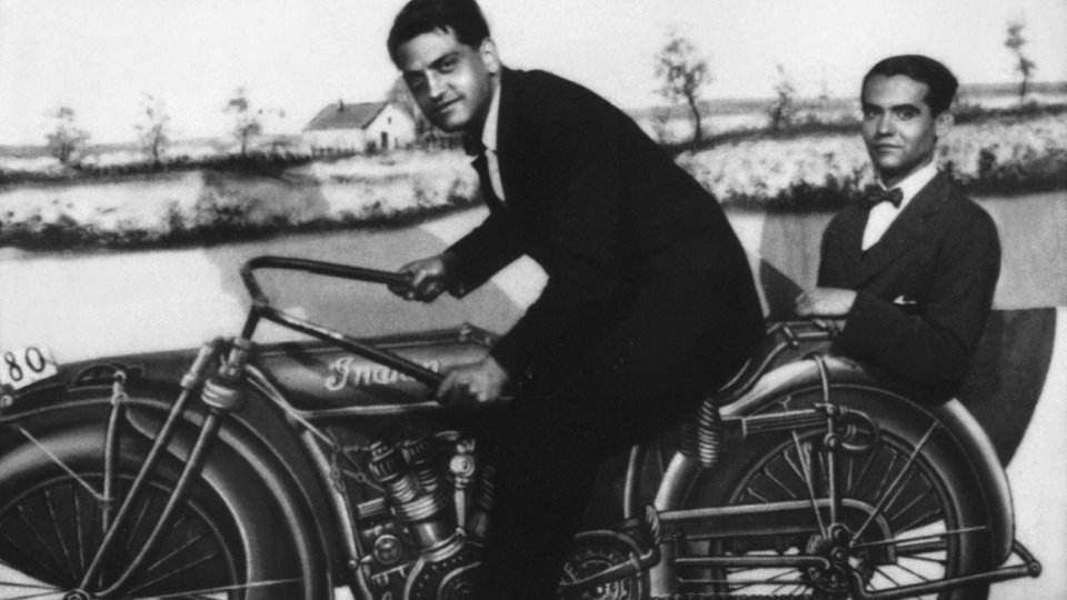 Луис Бунюэль Луис Бунюэль