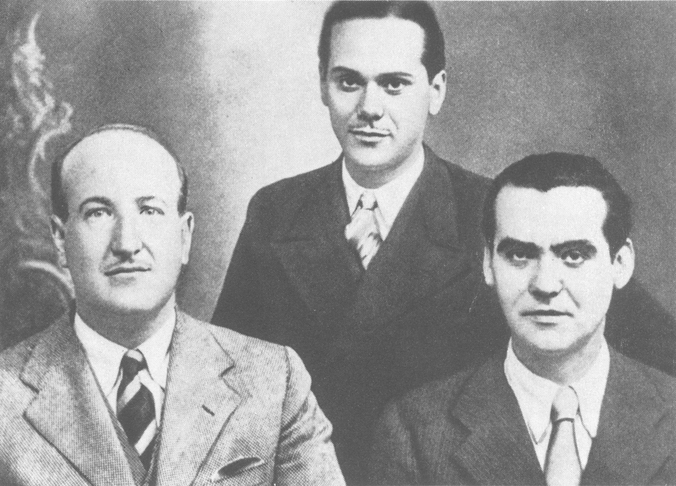 Гарсиа Лорка, Висенте Алейсандре и Луис Сернуда. 1931 г. Гарсиа Лорка, Висенте Алейсандре и Луис Сернуда. 1931 г.
