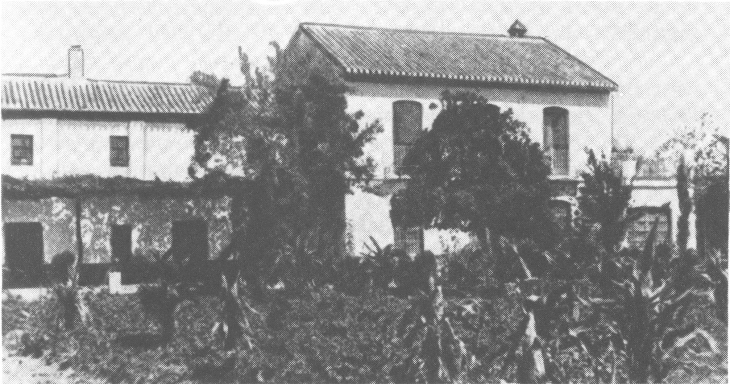 Усадьба Сан-Висенте в окрестностях Гранады. Здесь в июле 1936 г. Гарсиа Лорка был застигнут франкистским мятежом Усадьба Сан-Висенте в окрестностях Гранады. Здесь в июле 1936 г. Гарсиа Лорка был застигнут франкистским мятежом