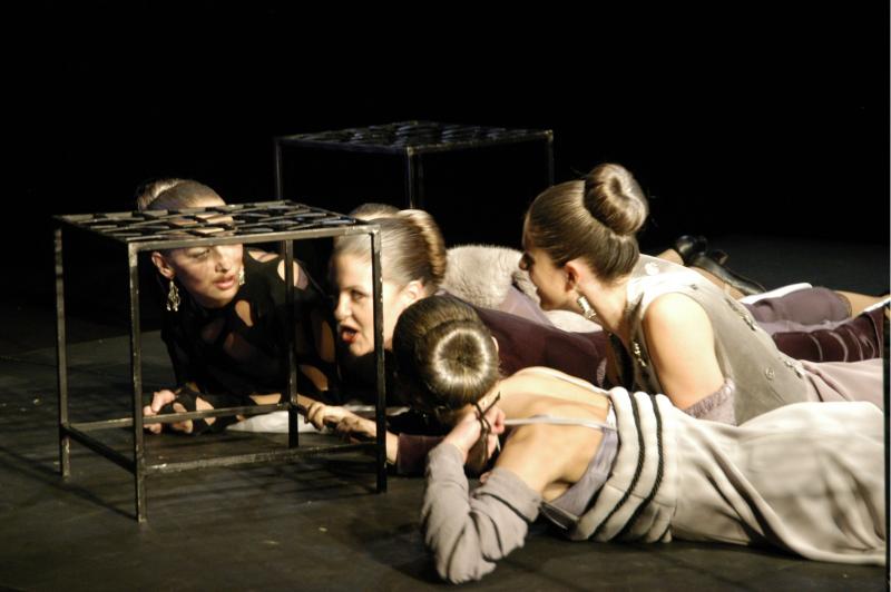 Премьера спектакля «Страсти по Аделе» по пьесе Гарсиа Лорки в Иркутске Премьера спектакля «Страсти по Аделе» по пьесе Гарсиа Лорки в Иркутске