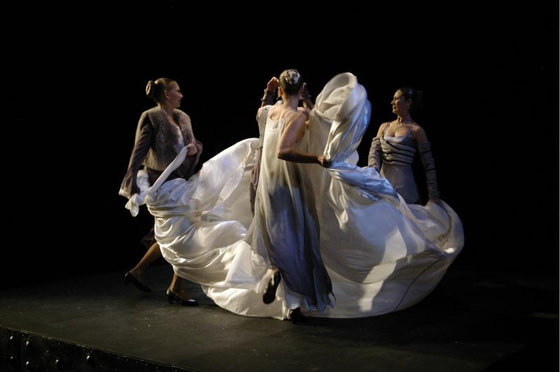 Премьера спектакля «Страсти по Аделе» по пьесе Гарсиа Лорки в Иркутске Премьера спектакля «Страсти по Аделе» по пьесе Гарсиа Лорки в Иркутске