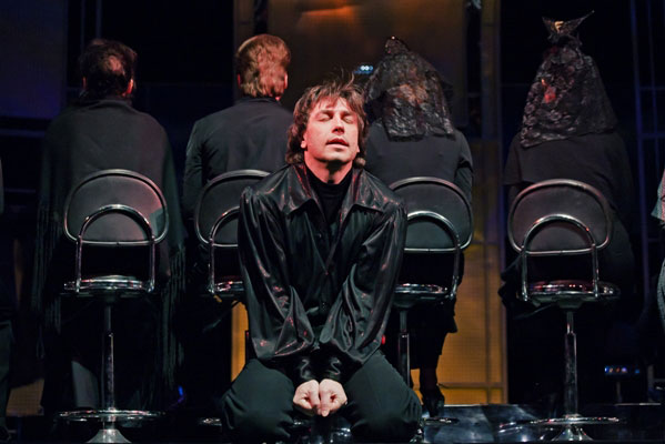 В Москве состоялась премьера оперы «Кровавая свадьба» по мотивам пьесы Гарсиа Лорки В Москве состоялась премьера оперы «Кровавая свадьба» по мотивам пьесы Гарсиа Лорки