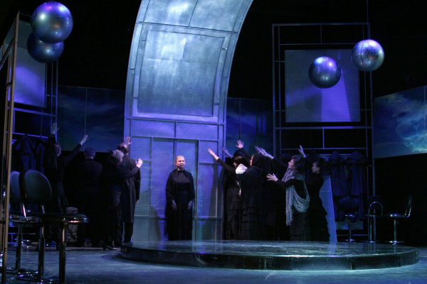 В Москве состоялась премьера оперы «Кровавая свадьба» по мотивам пьесы Гарсиа Лорки В Москве состоялась премьера оперы «Кровавая свадьба» по мотивам пьесы Гарсиа Лорки