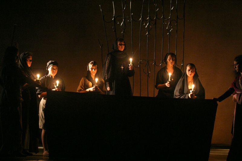 Драма «Дом Бернарды Альбы» в цыганском театре «Ромэн» Драма «Дом Бернарды Альбы» в цыганском театре «Ромэн»