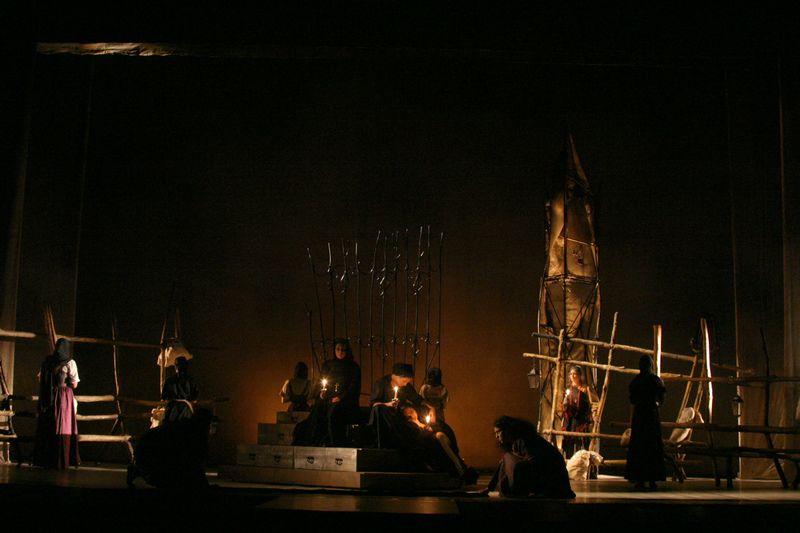 Драма «Дом Бернарды Альбы» в цыганском театре «Ромэн» Драма «Дом Бернарды Альбы» в цыганском театре «Ромэн»