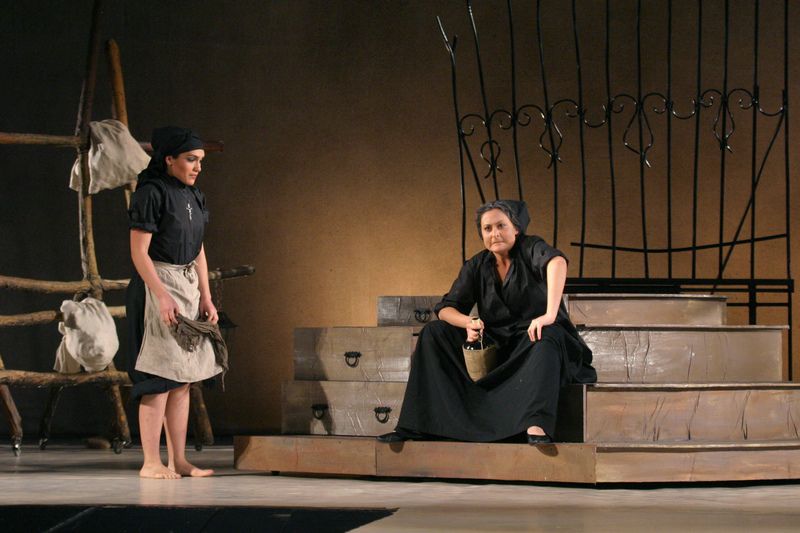 Драма «Дом Бернарды Альбы» в цыганском театре «Ромэн» Драма «Дом Бернарды Альбы» в цыганском театре «Ромэн»