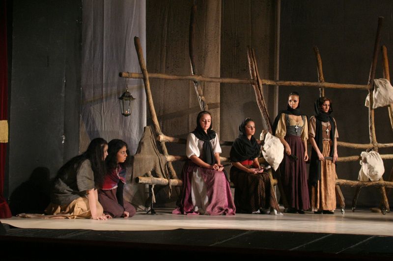 Драма «Дом Бернарды Альбы» в цыганском театре «Ромэн» Драма «Дом Бернарды Альбы» в цыганском театре «Ромэн»