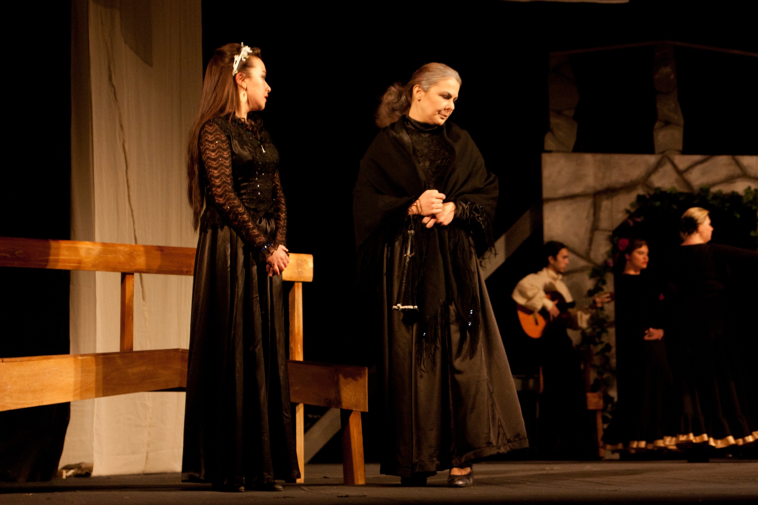 В Йошкар-Оле покажут спектакль «Кровавая свадьба» В Йошкар-Оле покажут спектакль «Кровавая свадьба»