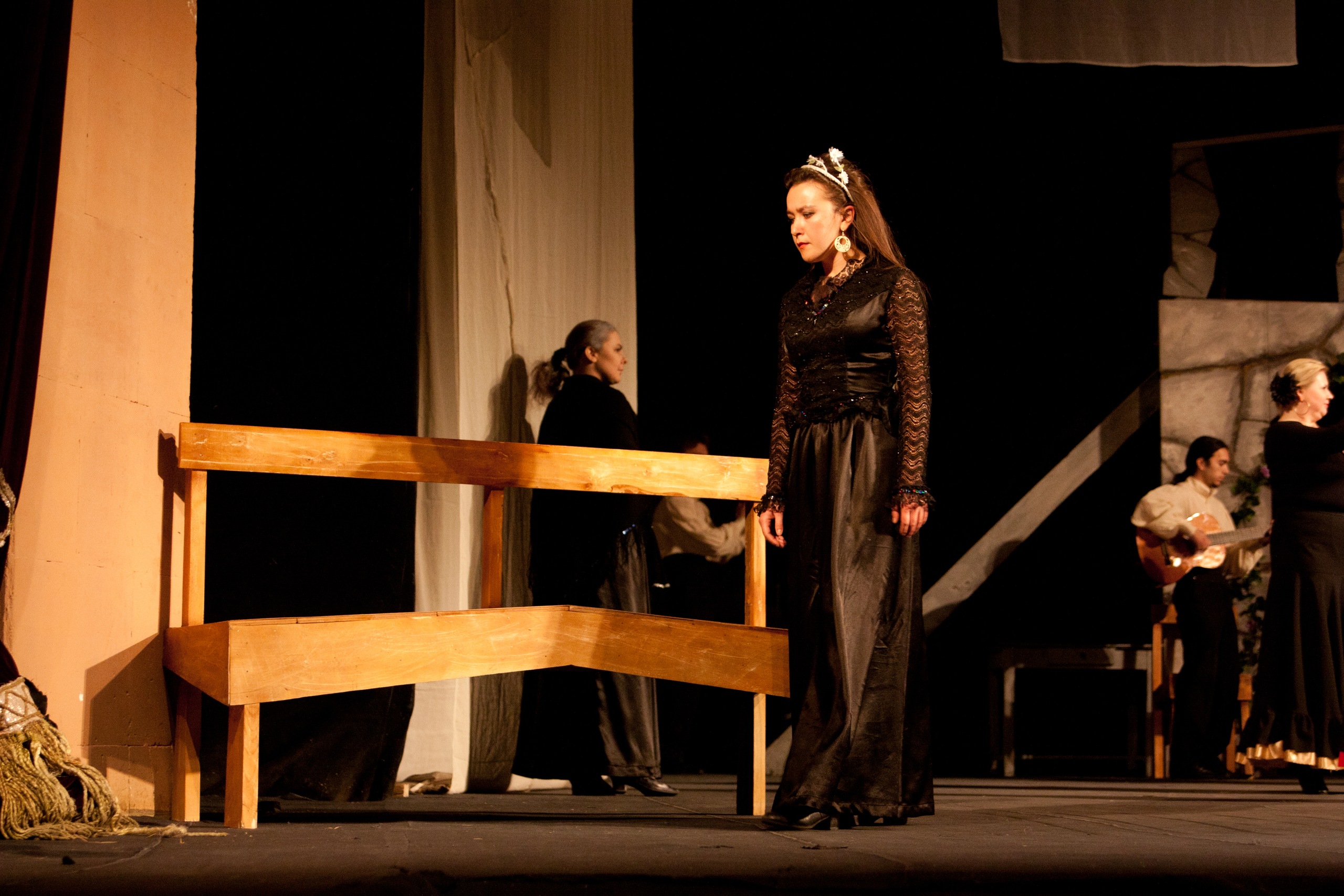 В Йошкар-Оле покажут спектакль «Кровавая свадьба» В Йошкар-Оле покажут спектакль «Кровавая свадьба»