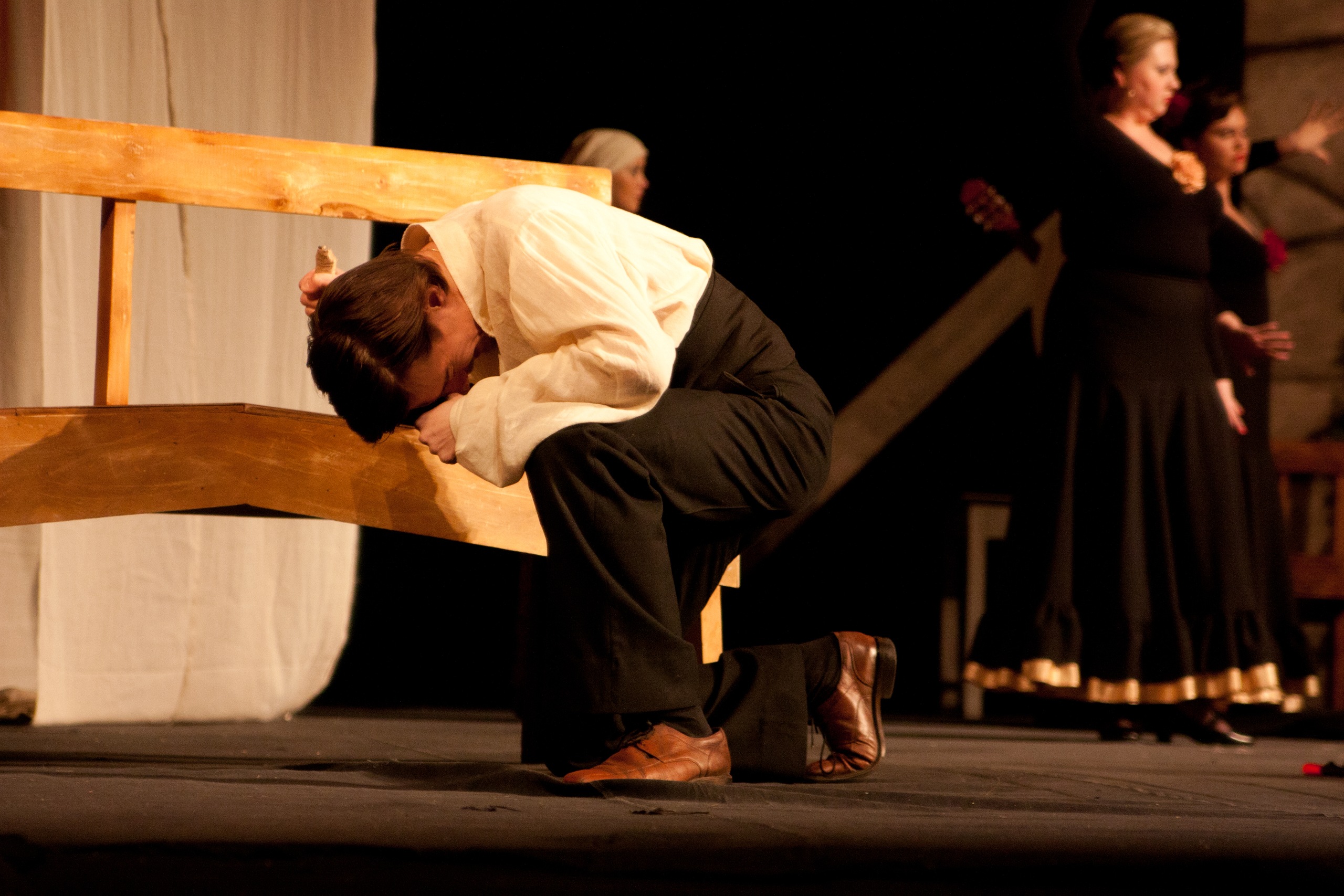 В Йошкар-Оле покажут спектакль «Кровавая свадьба» В Йошкар-Оле покажут спектакль «Кровавая свадьба»