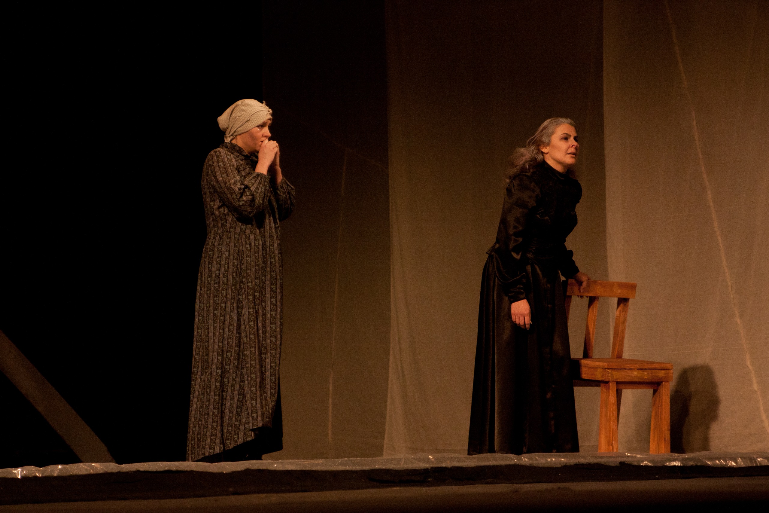 В Йошкар-Оле покажут спектакль «Кровавая свадьба» В Йошкар-Оле покажут спектакль «Кровавая свадьба»