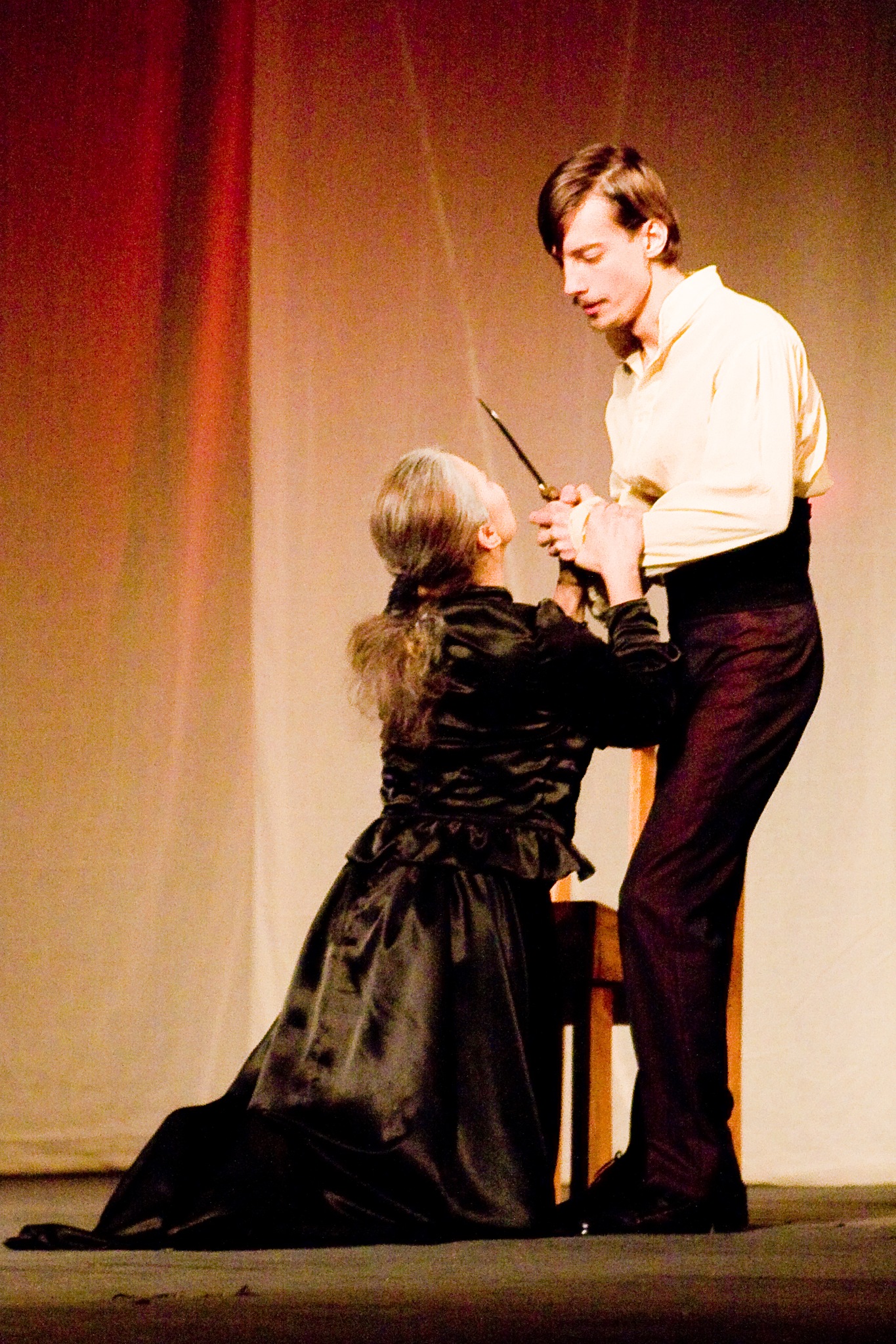 В Йошкар-Оле покажут спектакль «Кровавая свадьба» В Йошкар-Оле покажут спектакль «Кровавая свадьба»