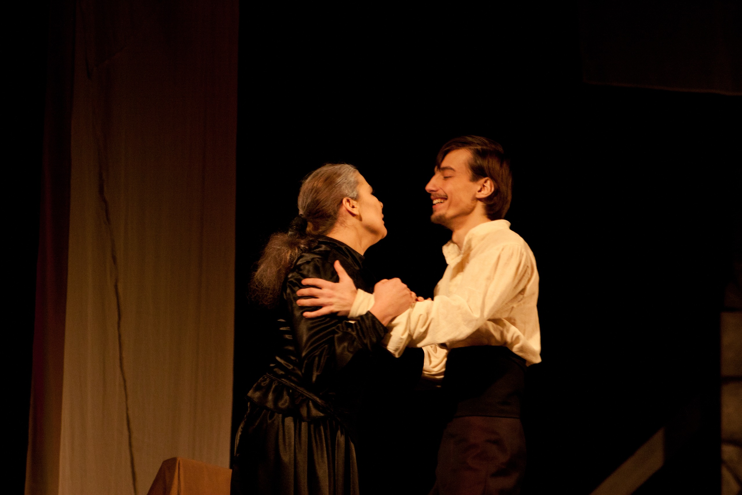 В Йошкар-Оле покажут спектакль «Кровавая свадьба» В Йошкар-Оле покажут спектакль «Кровавая свадьба»