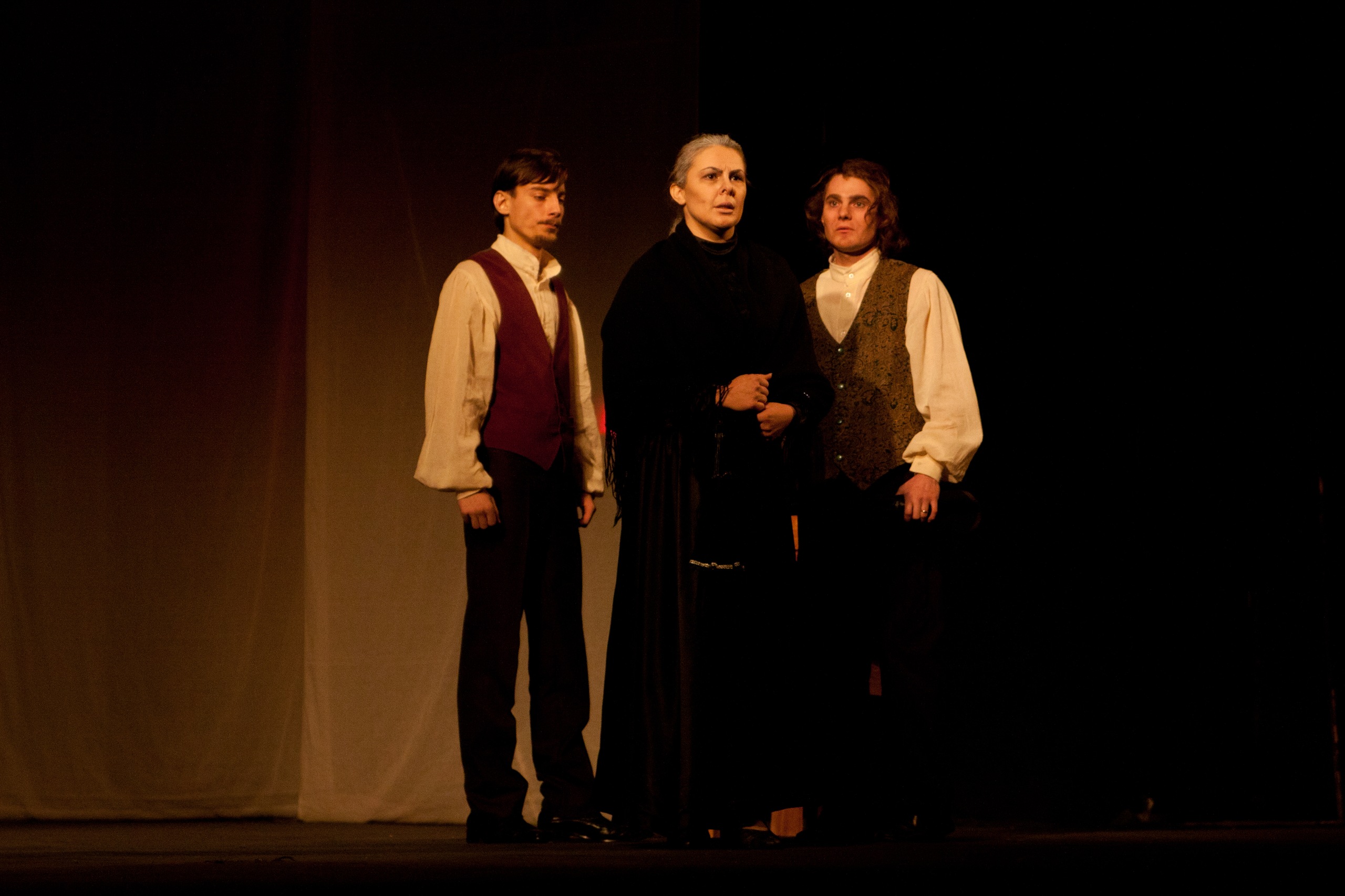 В Йошкар-Оле покажут спектакль «Кровавая свадьба» В Йошкар-Оле покажут спектакль «Кровавая свадьба»