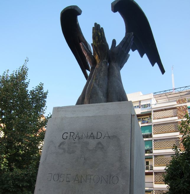 В Гранаде хотят заменить памятник Примо де Риверо памятником Федерико Гарсиа Лорке В Гранаде хотят заменить памятник Примо де Риверо памятником Федерико Гарсиа Лорке