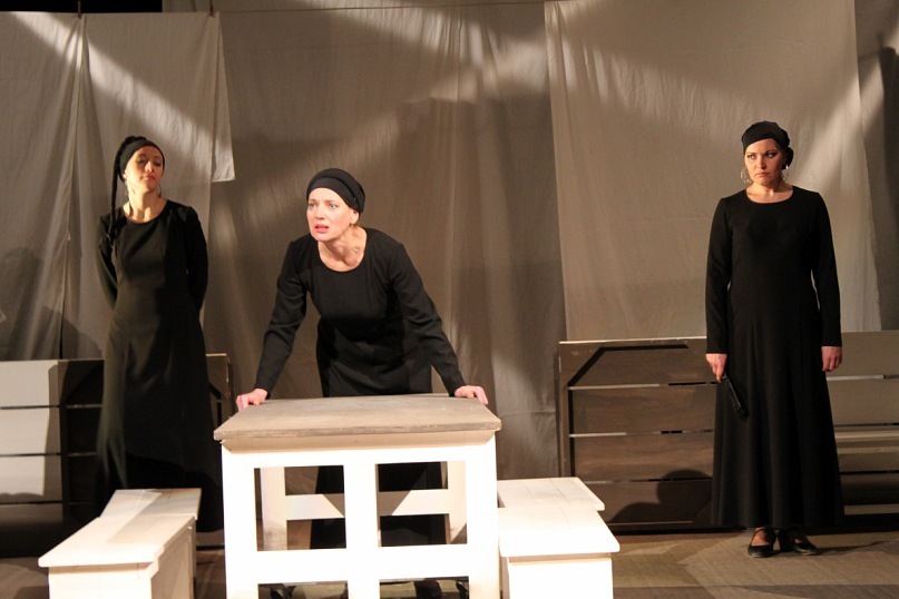 В Озерске состоится премьера спектакля «Дом Бернарды Альбы» по Гарсиа Лорке В Озерске состоится премьера спектакля «Дом Бернарды Альбы» по Гарсиа Лорке