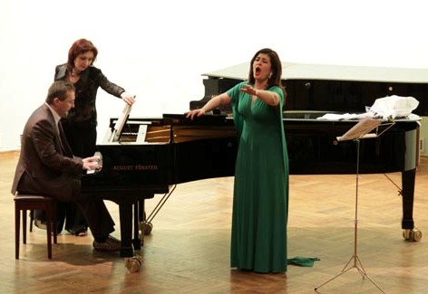 Оперная певица Вероника Джиоева споет в Норильске песни на стихи Гарсиа Лорки Оперная певица Вероника Джиоева споет в Норильске песни на стихи Гарсиа Лорки