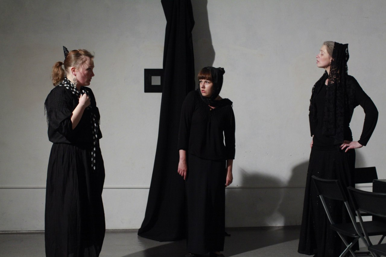 Театральный центр «Легкие люди» представил «Дом Бернарды Альбы» по Гарсиа Лорке Театральный центр «Легкие люди» представил «Дом Бернарды Альбы» по Гарсиа Лорке