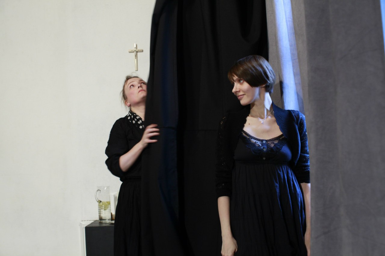 Театральный центр «Легкие люди» представил «Дом Бернарды Альбы» по Гарсиа Лорке Театральный центр «Легкие люди» представил «Дом Бернарды Альбы» по Гарсиа Лорке