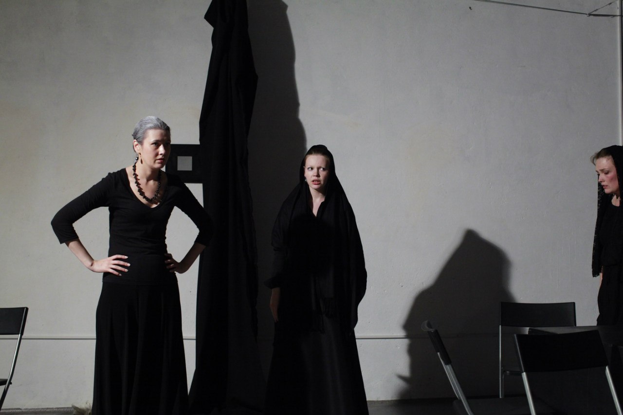 Театральный центр «Легкие люди» представил «Дом Бернарды Альбы» по Гарсиа Лорке Театральный центр «Легкие люди» представил «Дом Бернарды Альбы» по Гарсиа Лорке