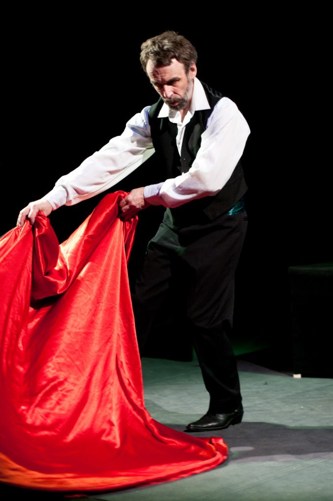 В Петербурге театр «Круг» покажет «Любовь дона Перлимплина» по Гарсиа Лорке В Петербурге театр «Круг» покажет «Любовь дона Перлимплина» по Гарсиа Лорке