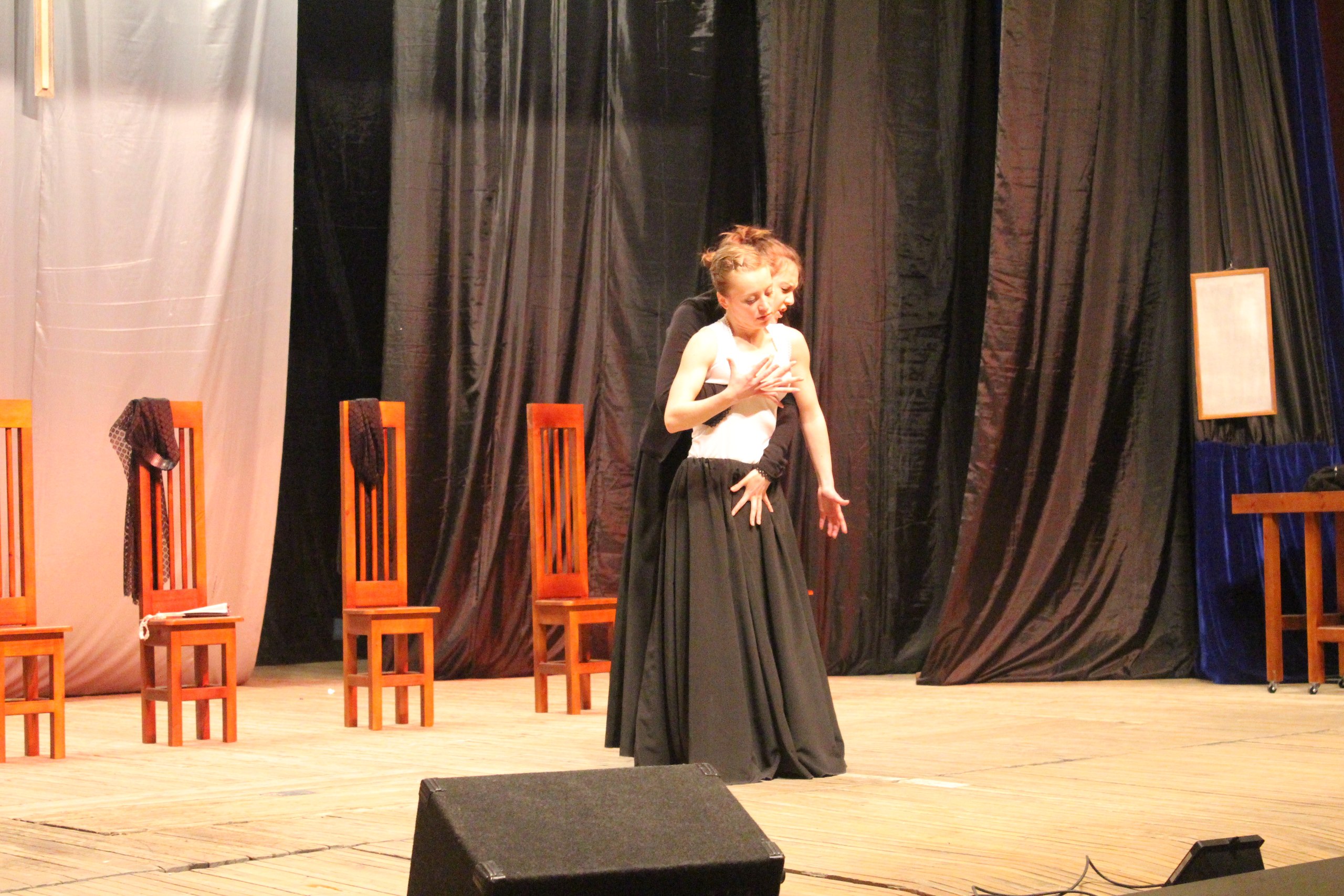 В Мурманске покажут спектакль «Женщины без мужчин. Вот и все» по пьесе Гарсиа Лорки В Мурманске покажут спектакль «Женщины без мужчин. Вот и все» по пьесе Гарсиа Лорки