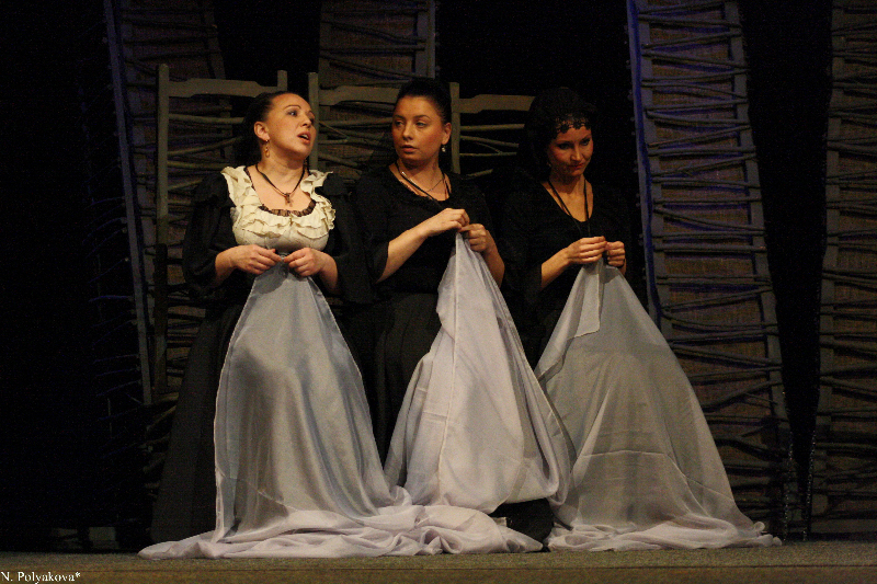 В Архангельской области покажут спектакль «Дом Бернарды Альбы» В Архангельской области покажут спектакль «Дом Бернарды Альбы»