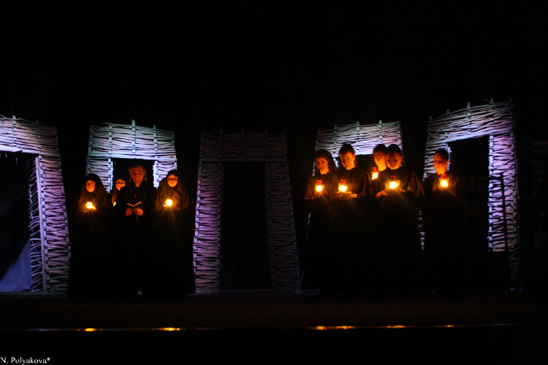 В Архангельской области покажут спектакль «Дом Бернарды Альбы» В Архангельской области покажут спектакль «Дом Бернарды Альбы»