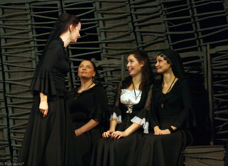 В Архангельской области покажут спектакль «Дом Бернарды Альбы» В Архангельской области покажут спектакль «Дом Бернарды Альбы»