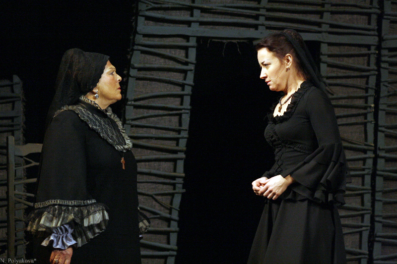 В Архангельской области покажут спектакль «Дом Бернарды Альбы» В Архангельской области покажут спектакль «Дом Бернарды Альбы»