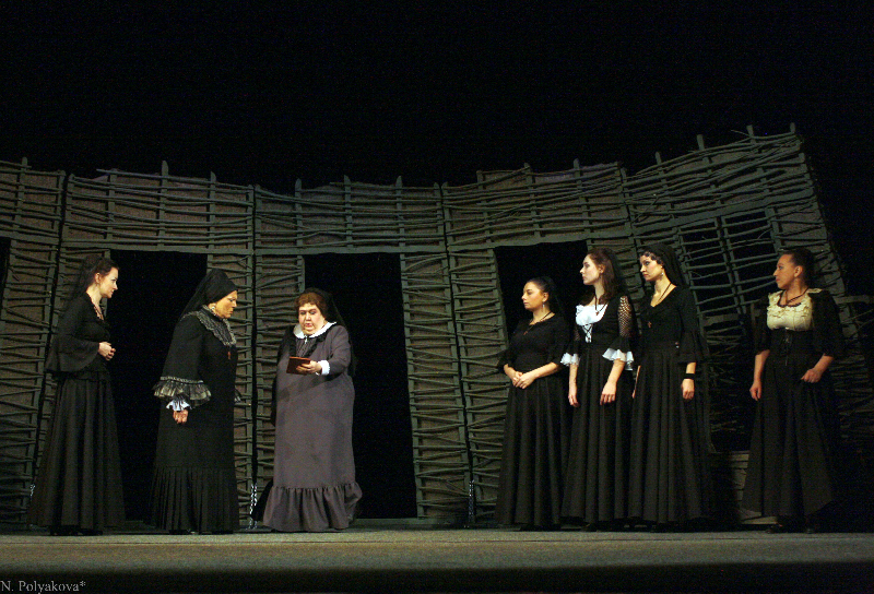 В Архангельской области покажут спектакль «Дом Бернарды Альбы» В Архангельской области покажут спектакль «Дом Бернарды Альбы»