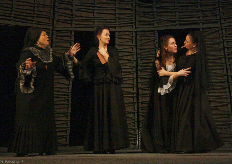 В Архангельской области покажут спектакль «Дом Бернарды Альбы» В Архангельской области покажут спектакль «Дом Бернарды Альбы»