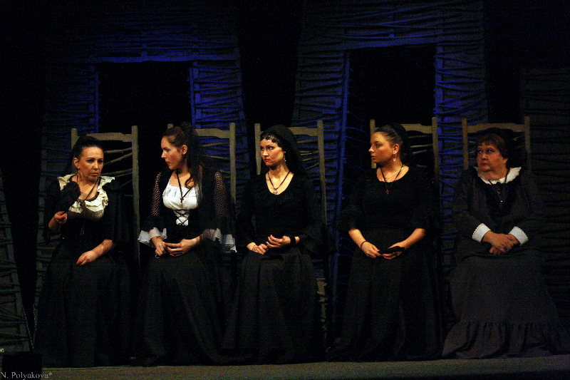 В Архангельской области покажут спектакль «Дом Бернарды Альбы» В Архангельской области покажут спектакль «Дом Бернарды Альбы»