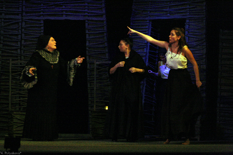 В Архангельской области покажут спектакль «Дом Бернарды Альбы» В Архангельской области покажут спектакль «Дом Бернарды Альбы»