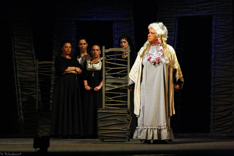 В Архангельской области покажут спектакль «Дом Бернарды Альбы» В Архангельской области покажут спектакль «Дом Бернарды Альбы»