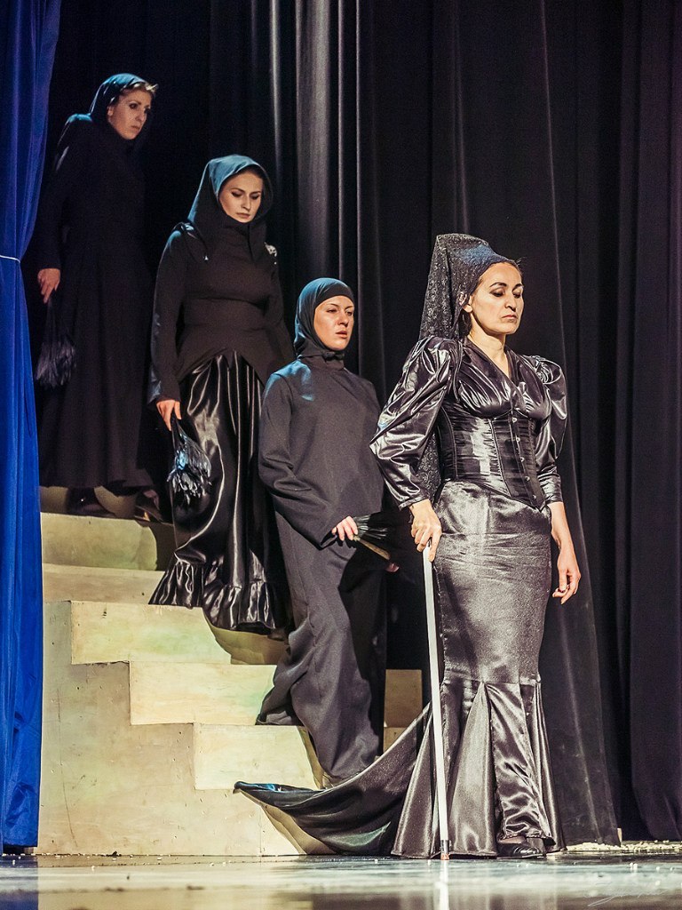 Питерский «А.V.Театр» представляет «Дом Бернарды Альбы» Питерский «А.V.Театр» представляет «Дом Бернарды Альбы»