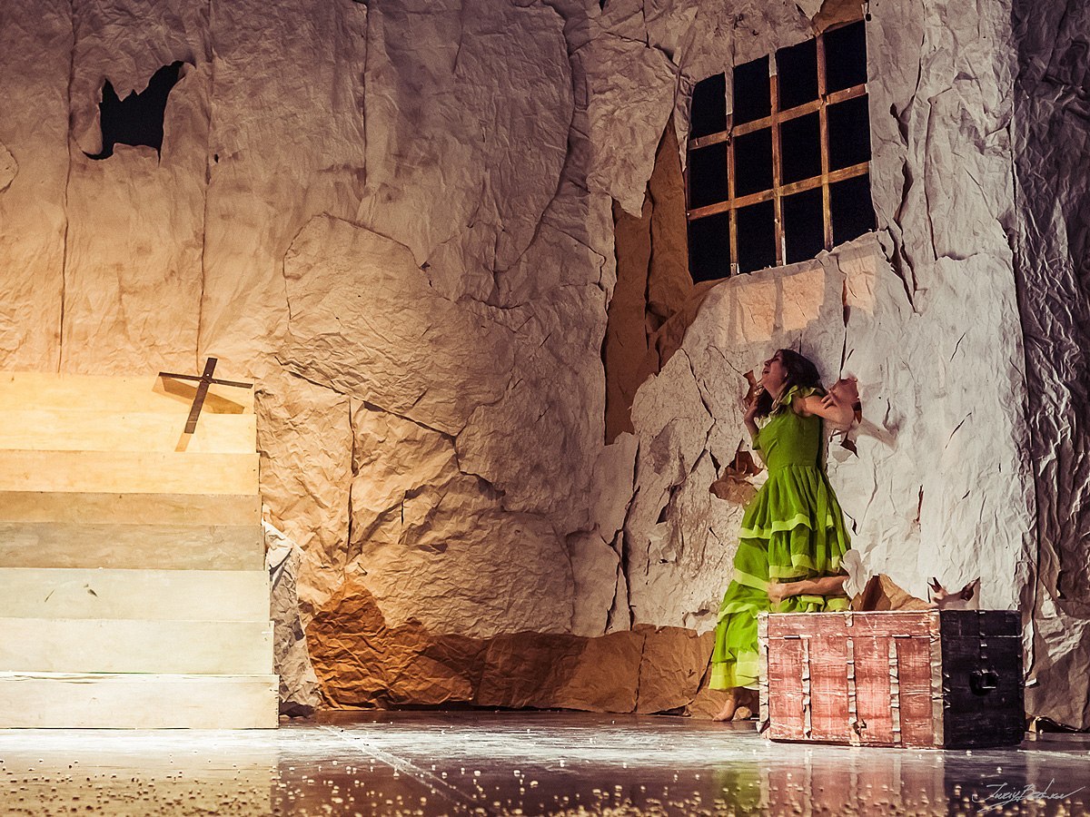 Питерский «А.V.Театр» представляет «Дом Бернарды Альбы» Питерский «А.V.Театр» представляет «Дом Бернарды Альбы»