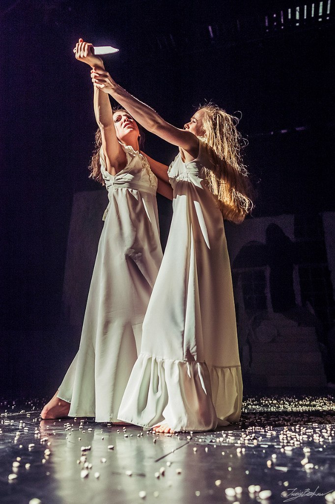 Питерский «А.V.Театр» представляет «Дом Бернарды Альбы» Питерский «А.V.Театр» представляет «Дом Бернарды Альбы»