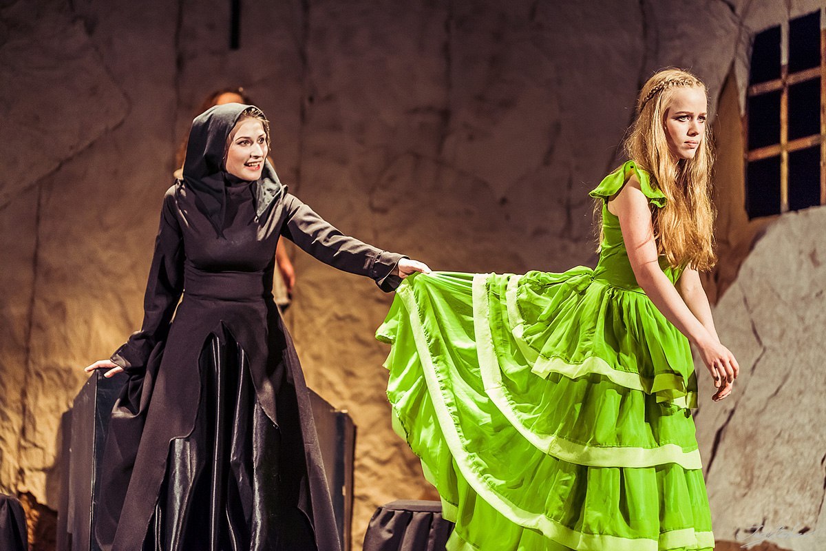 Питерский «А.V.Театр» представляет «Дом Бернарды Альбы» Питерский «А.V.Театр» представляет «Дом Бернарды Альбы»