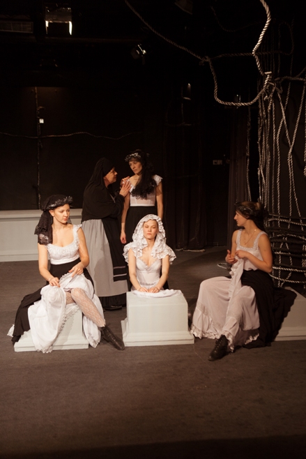 В Нижнем Новгороде поставят драму Гарсиа Лорки «Дом Бернарды Альбы» В Нижнем Новгороде поставят драму Гарсиа Лорки «Дом Бернарды Альбы»