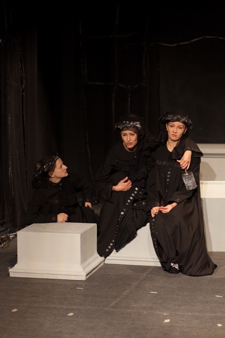 В Нижнем Новгороде поставят драму Гарсиа Лорки «Дом Бернарды Альбы» В Нижнем Новгороде поставят драму Гарсиа Лорки «Дом Бернарды Альбы»