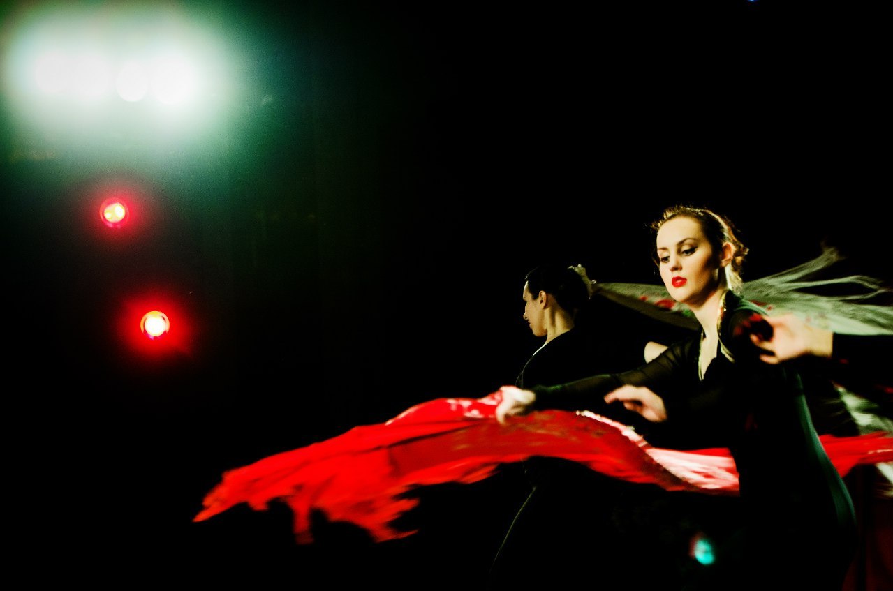 В Петербурге покажут спектакль фламенко «Черные звуки» по мотивам лекции Гарсиа Лорки В Петербурге покажут спектакль фламенко «Черные звуки» по мотивам лекции Гарсиа Лорки