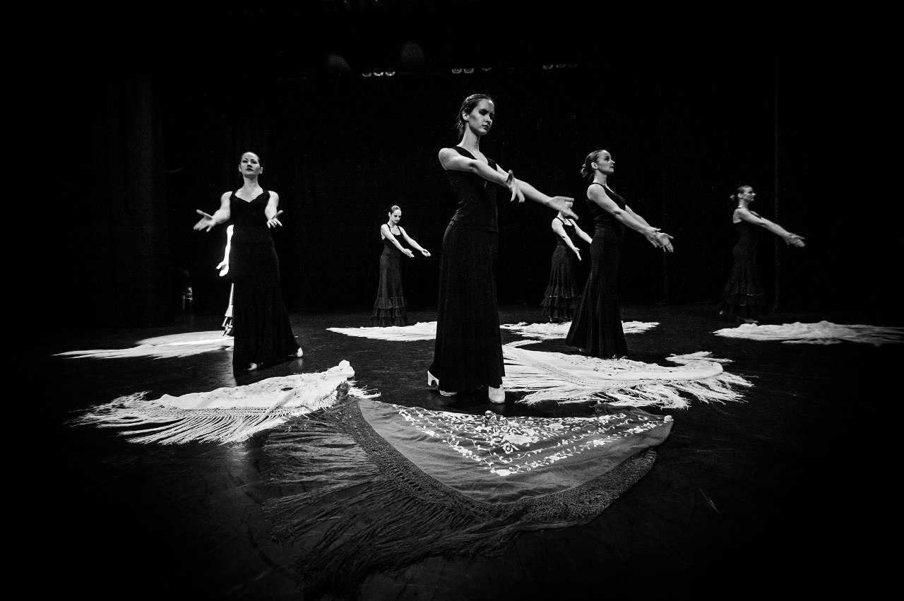 В Петербурге покажут спектакль фламенко «Черные звуки» по мотивам лекции Гарсиа Лорки В Петербурге покажут спектакль фламенко «Черные звуки» по мотивам лекции Гарсиа Лорки