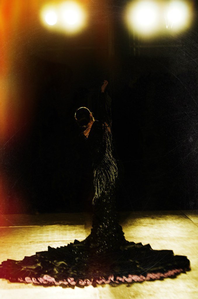 В Петербурге покажут спектакль фламенко «Черные звуки» по мотивам лекции Гарсиа Лорки В Петербурге покажут спектакль фламенко «Черные звуки» по мотивам лекции Гарсиа Лорки