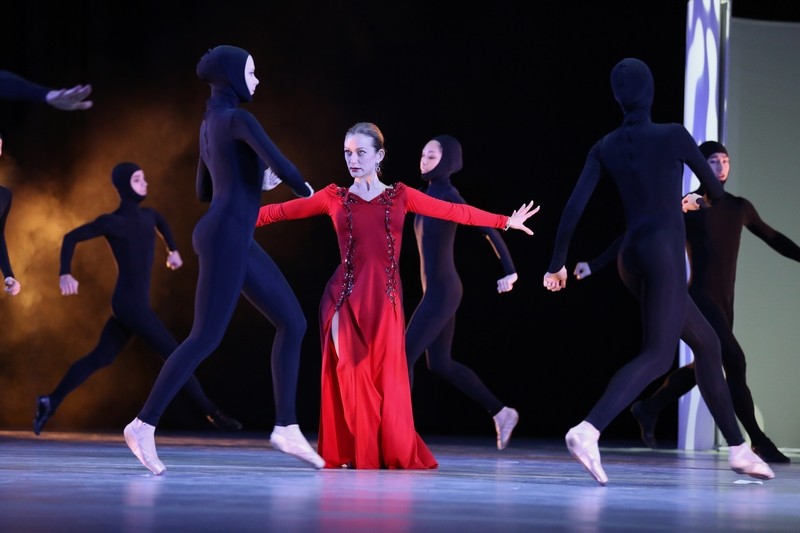 Премьера балета «Четырнадцатая» во Владивостоке Премьера балета «Четырнадцатая» во Владивостоке
