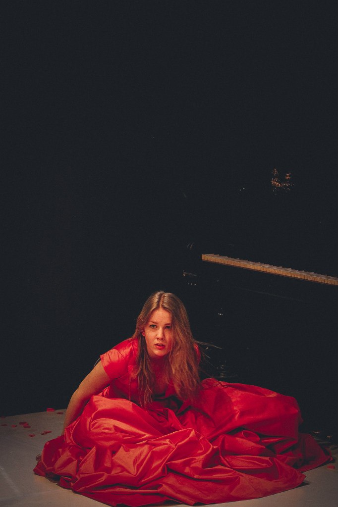 В Архангельске показали спектакль «Дом Бернарды Альбы» по пьесе Гарсиа Лорки В Архангельске показали спектакль «Дом Бернарды Альбы» по пьесе Гарсиа Лорки