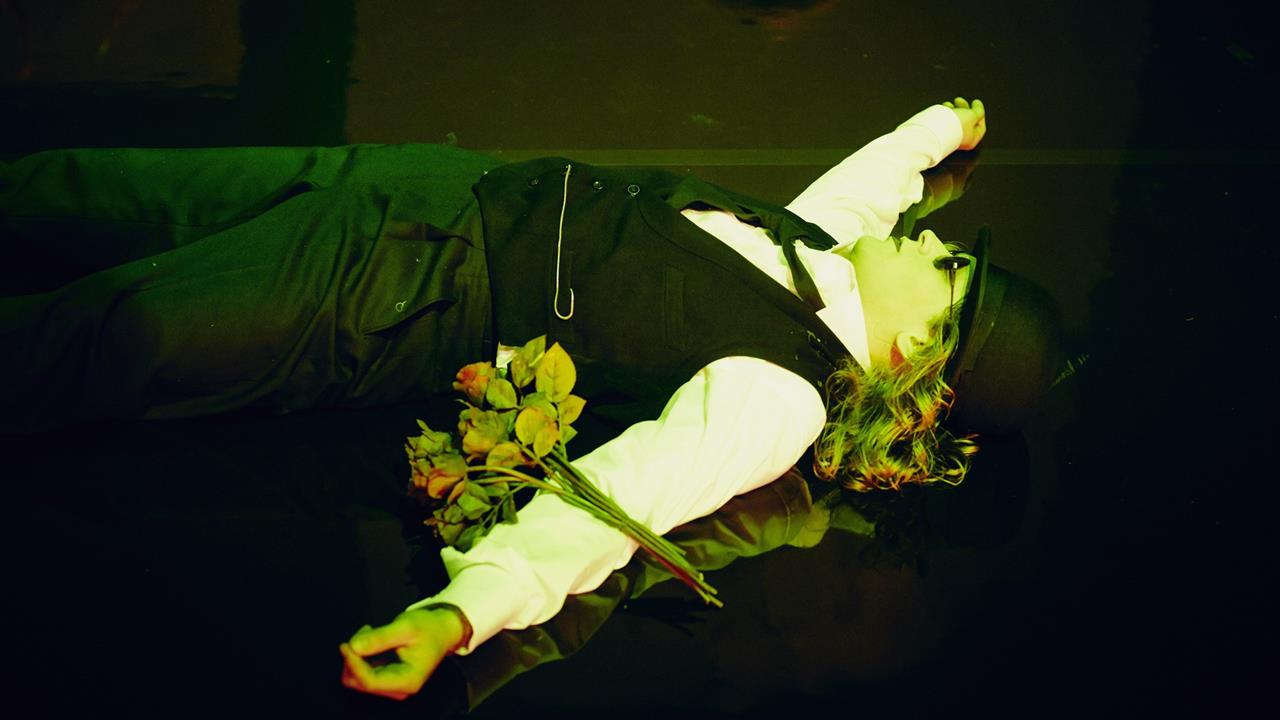 В Штутгарте состоялась премьера спектакля «Когда пройдет пять лет» В Штутгарте состоялась премьера спектакля «Когда пройдет пять лет»