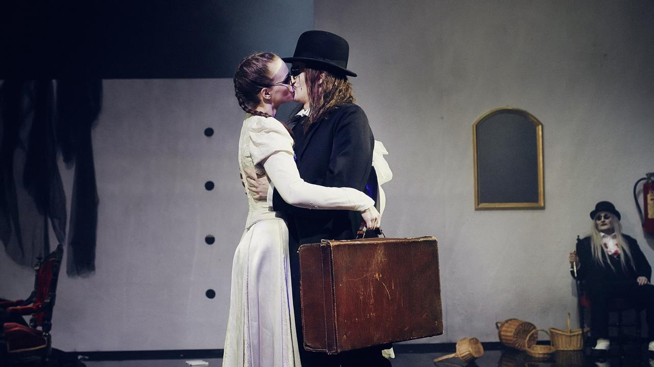 В Штутгарте состоялась премьера спектакля «Когда пройдет пять лет» В Штутгарте состоялась премьера спектакля «Когда пройдет пять лет»