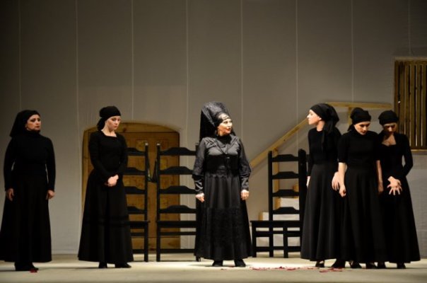 В Макеевке показали «Дом Бернарды Альбы» Гарсиа Лорки В Макеевке показали «Дом Бернарды Альбы» Гарсиа Лорки