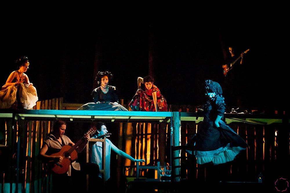 В Таллинне показали драму Гарсиа Лорки «Дом Бернарды Альбы» В Таллинне показали драму Гарсиа Лорки «Дом Бернарды Альбы»